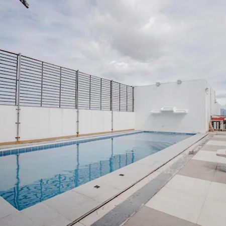 Oyo 637 Fox Hotel Bandar Quezon Luaran gambar