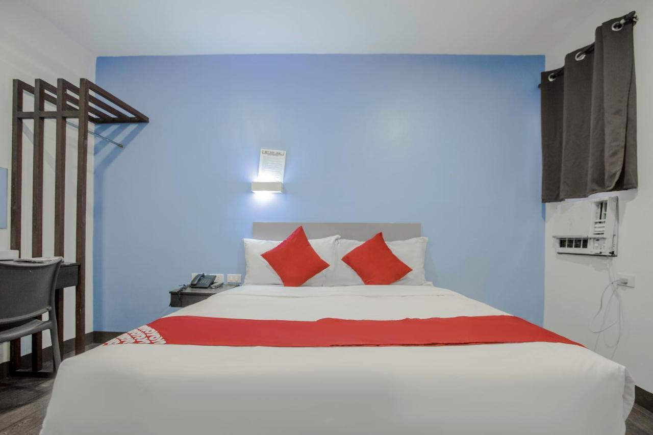 Oyo 637 Fox Hotel Bandar Quezon Luaran gambar
