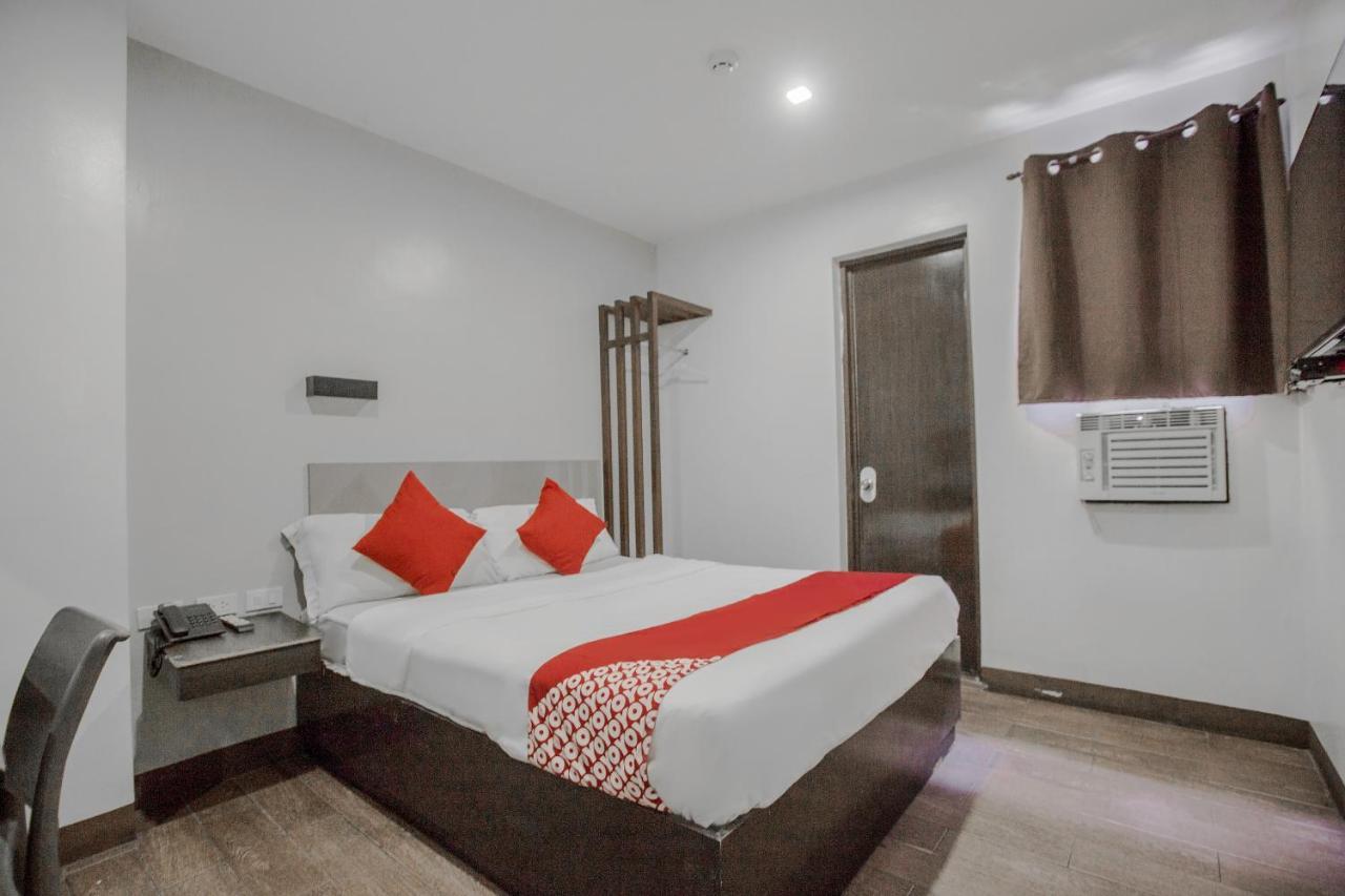 Oyo 637 Fox Hotel Bandar Quezon Luaran gambar