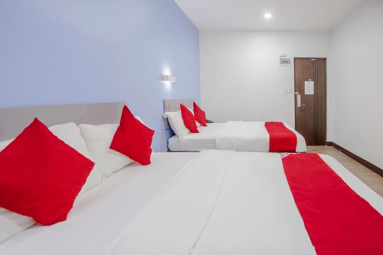 Oyo 637 Fox Hotel Bandar Quezon Luaran gambar