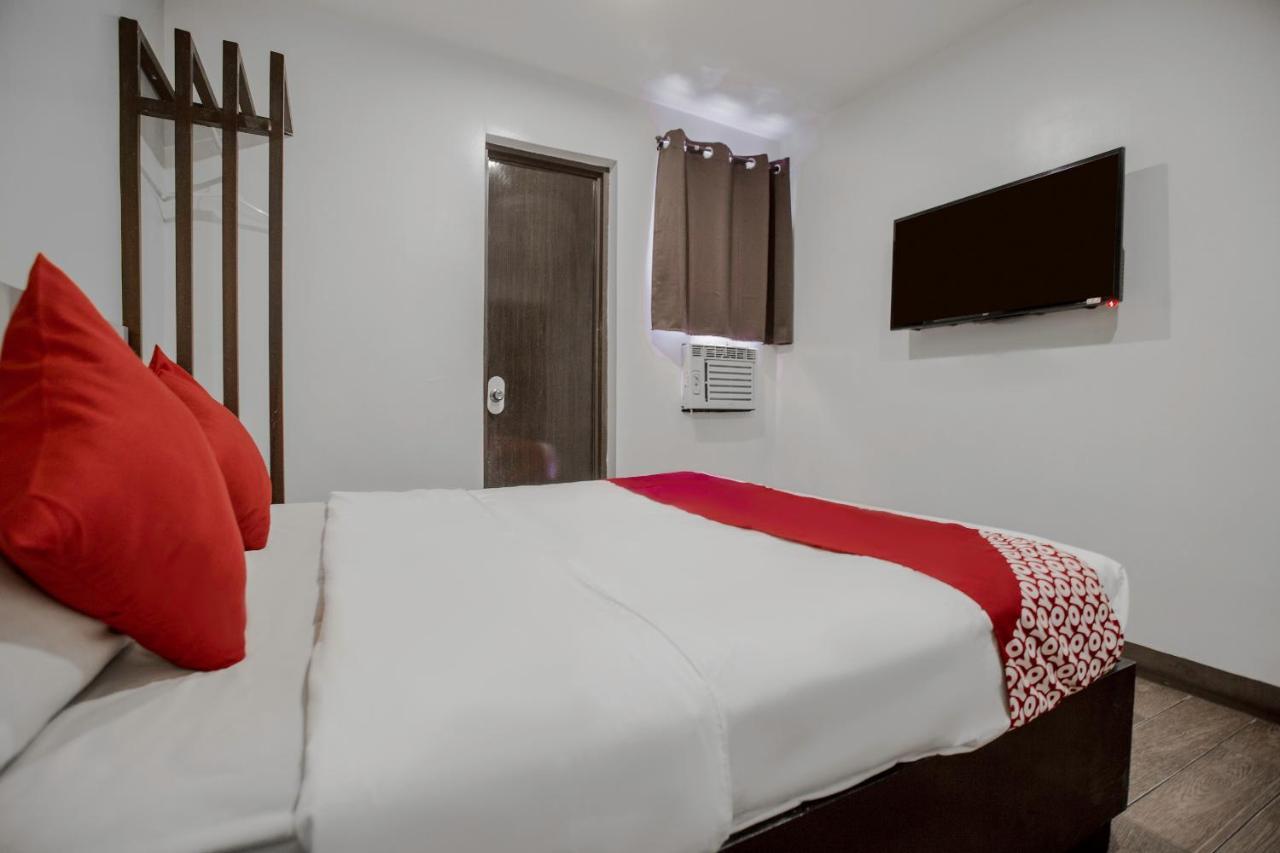 Oyo 637 Fox Hotel Bandar Quezon Luaran gambar