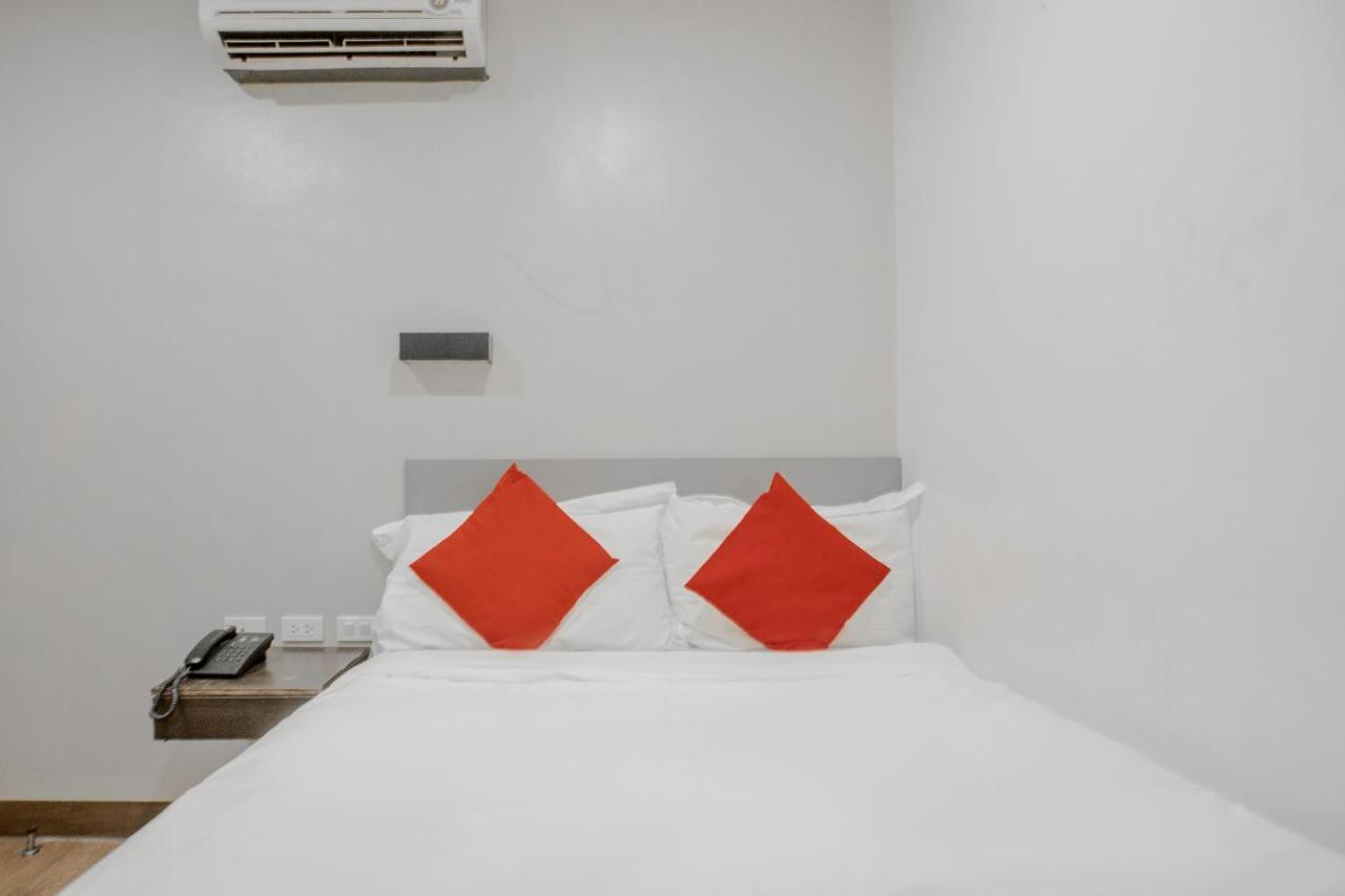 Oyo 637 Fox Hotel Bandar Quezon Luaran gambar