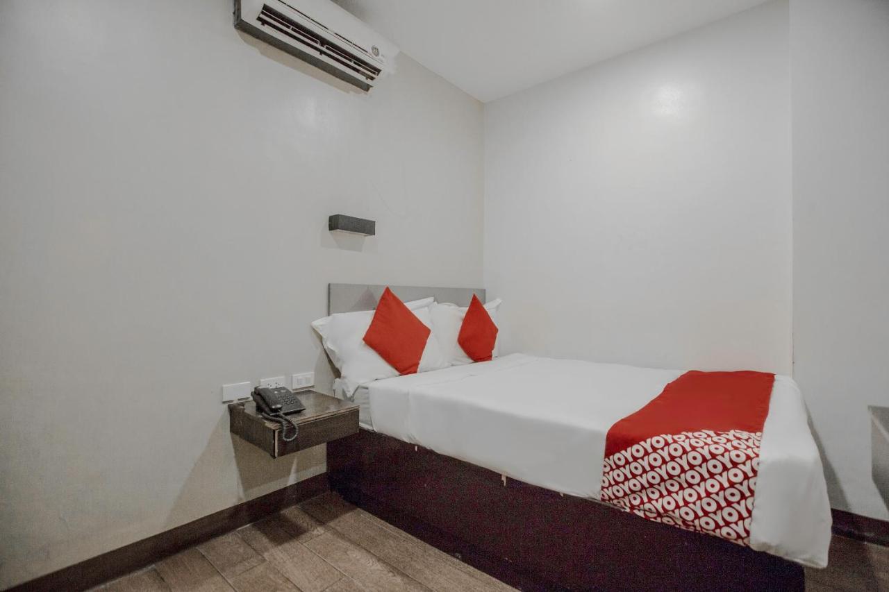 Oyo 637 Fox Hotel Bandar Quezon Luaran gambar