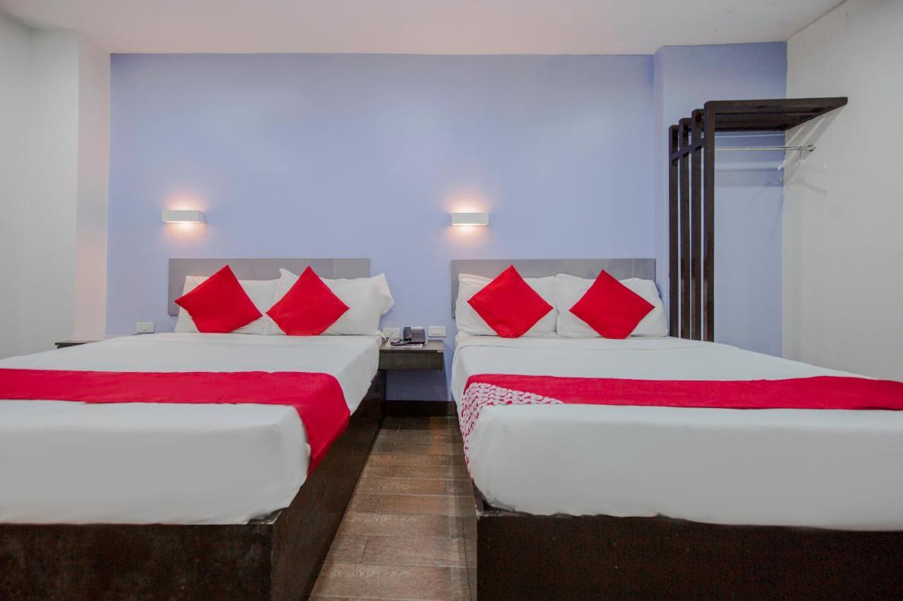 Oyo 637 Fox Hotel Bandar Quezon Luaran gambar