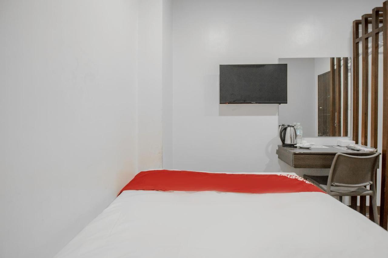 Oyo 637 Fox Hotel Bandar Quezon Luaran gambar