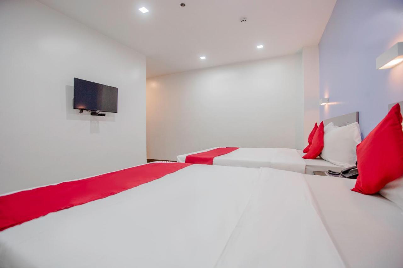 Oyo 637 Fox Hotel Bandar Quezon Luaran gambar
