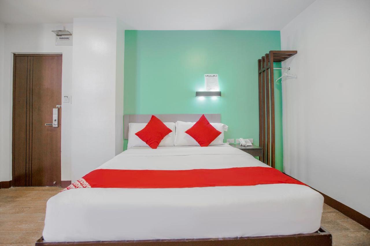 Oyo 637 Fox Hotel Bandar Quezon Luaran gambar