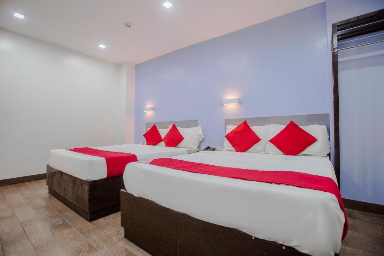 Oyo 637 Fox Hotel Bandar Quezon Luaran gambar