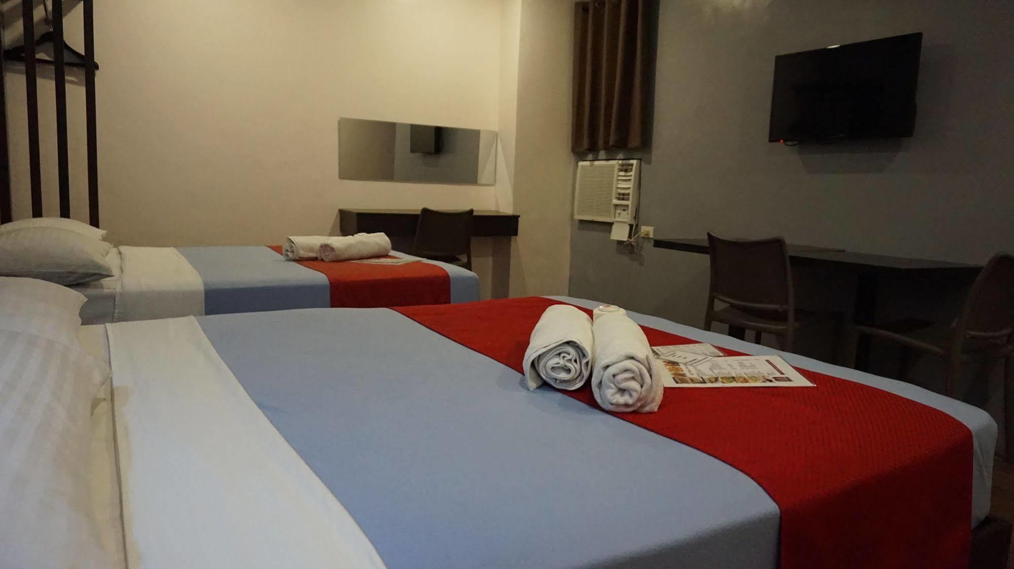 Oyo 637 Fox Hotel Bandar Quezon Luaran gambar