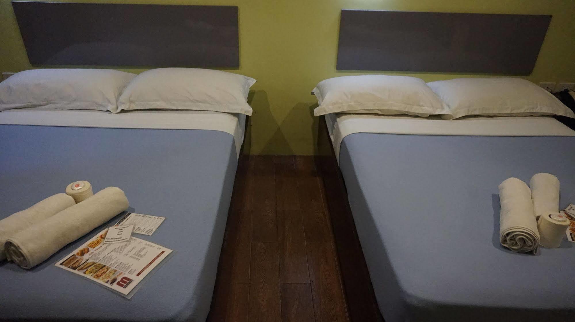 Oyo 637 Fox Hotel Bandar Quezon Luaran gambar