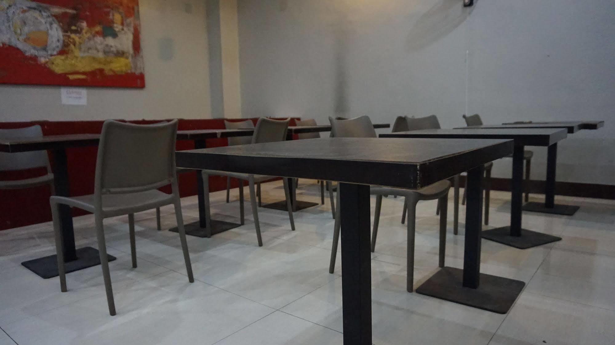 Oyo 637 Fox Hotel Bandar Quezon Luaran gambar